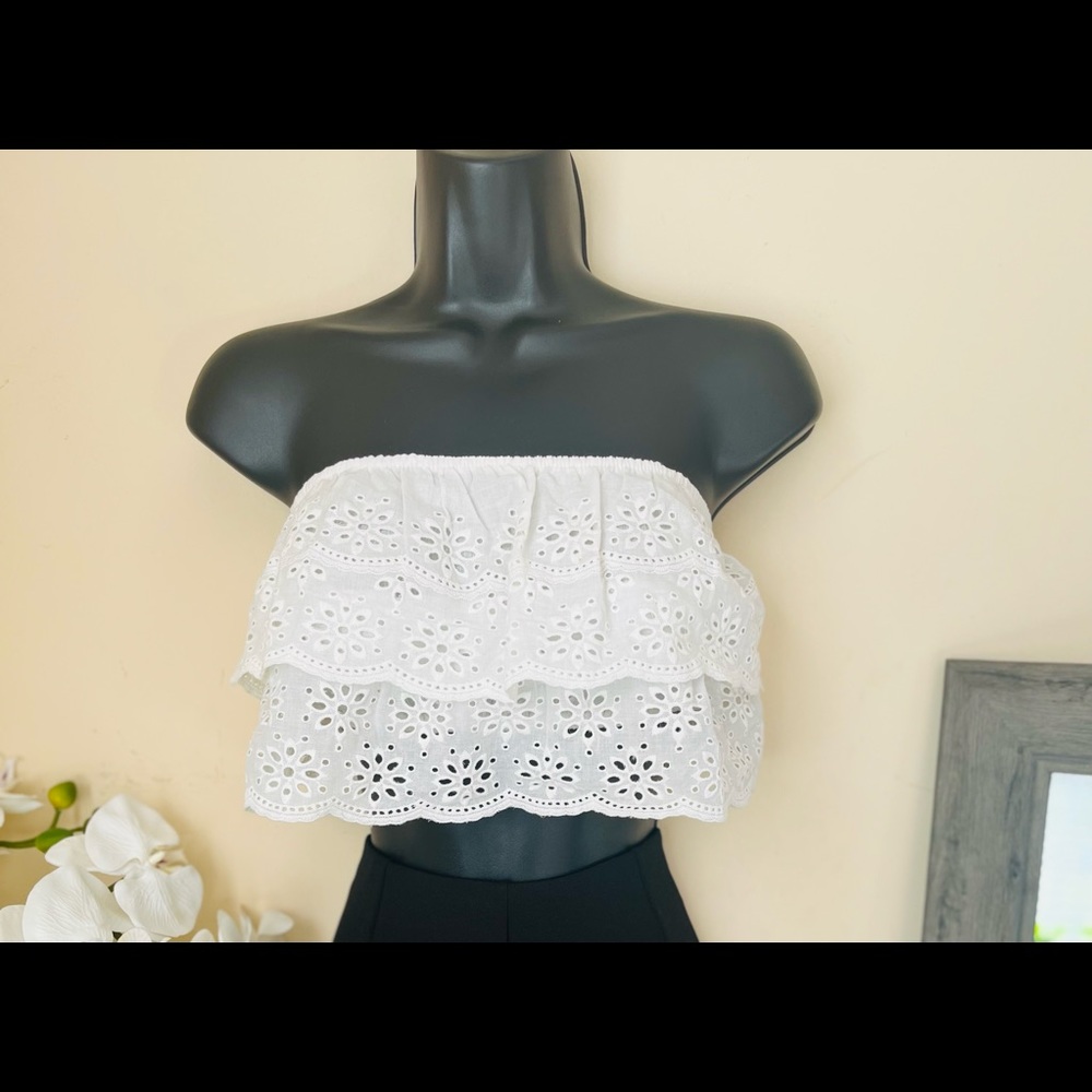Cute and Flirty spring/summer flounce crop top!